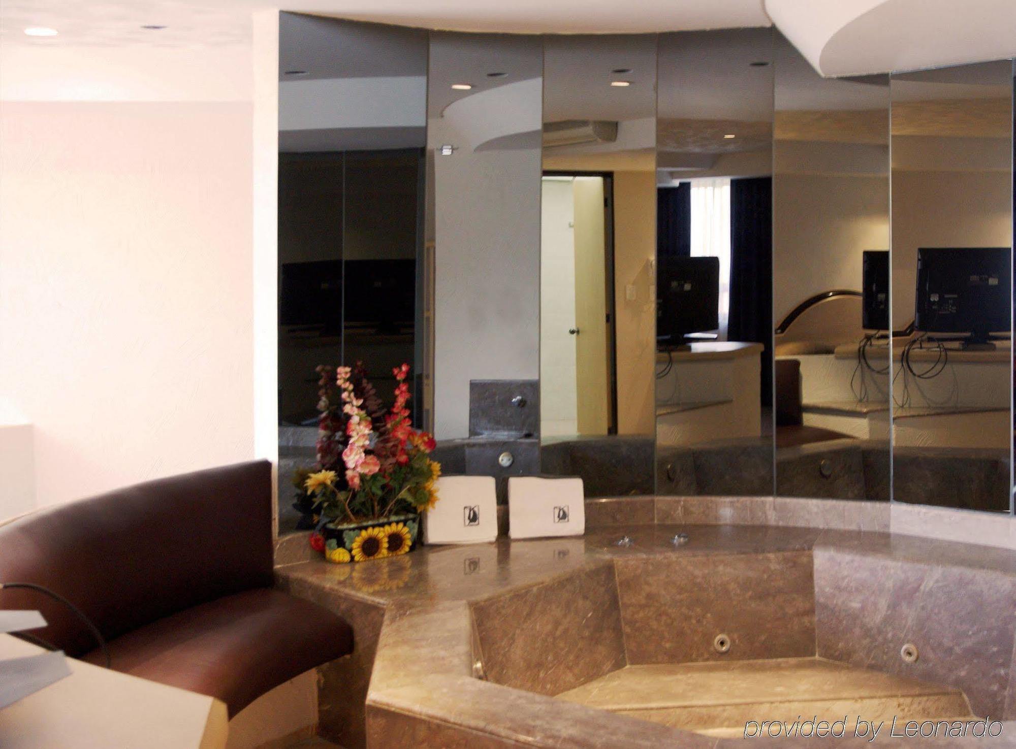 Porto Novo Hotel & Suites Мехико Интерьер фото